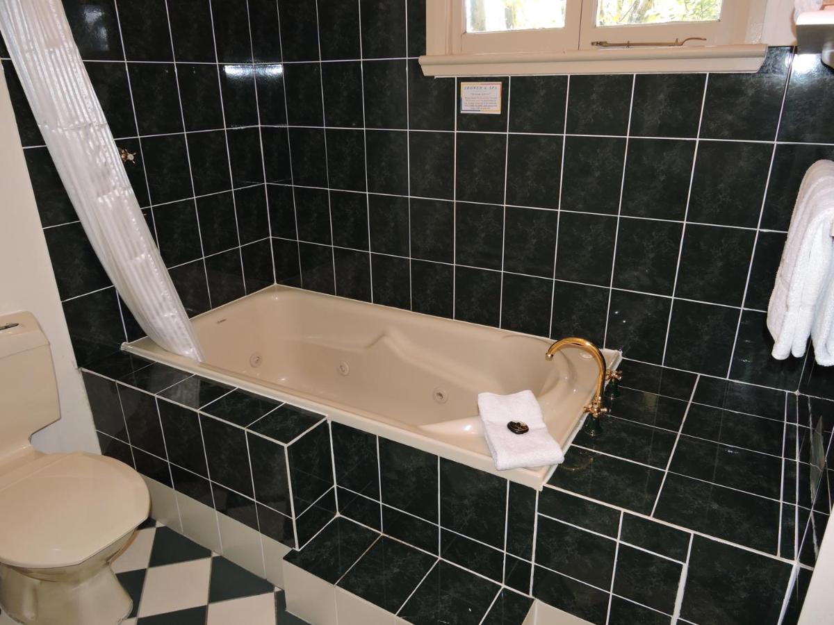 Kubba Roonga Guesthouse - Boutique Luxury Spa Retreat & Gardens - Blue Mountains Blackheath Eksteriør billede